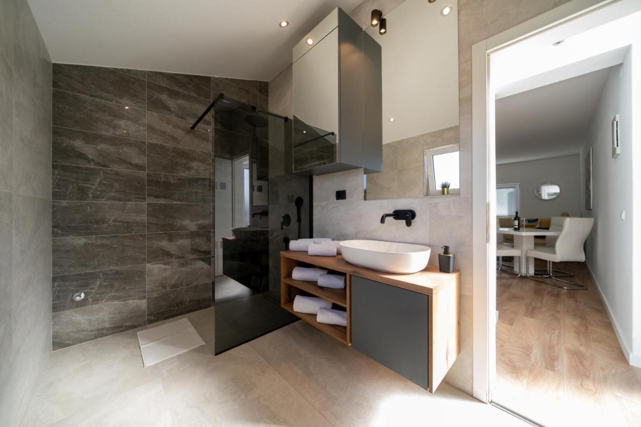 Holiday Home Apartments Bellamare Zadar Bagian luar foto